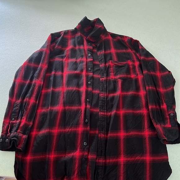 Mens Black/Red checkered Button down shirt - Picture 2 of 5